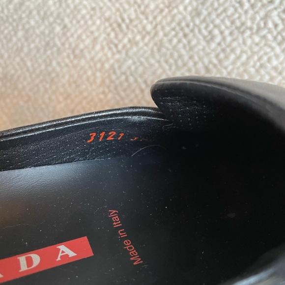 Vintage Prada size 37 (size 7) made in Italy, fantastic condition!! - Picture 4 of 4